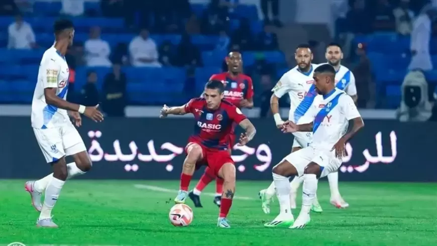الهلال يستضيف ضمك بذكرى "التعثر الأخير"