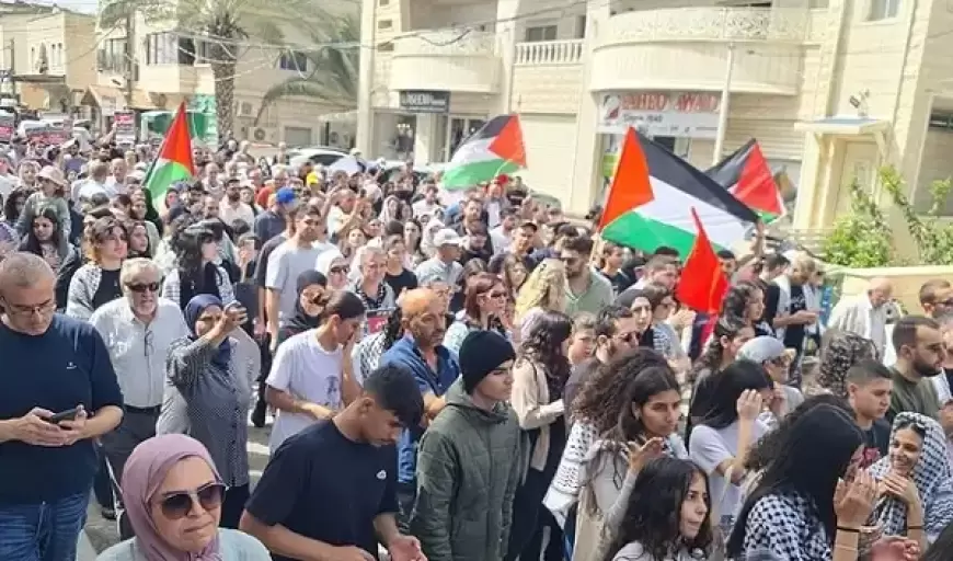 الداخل المحتل: انطلاق مسيرة يوم الأرض في ديرحنا بمشاركة الآلاف