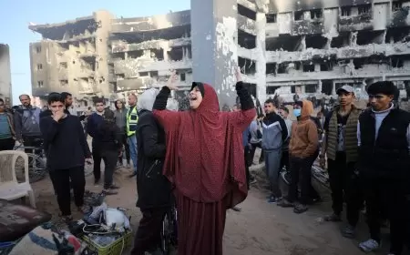 بعد انسحاب الاحتلال: عشرات الجثامين ودمار هائل في البنية التحتية في مجمع الشفاء ومحيطه