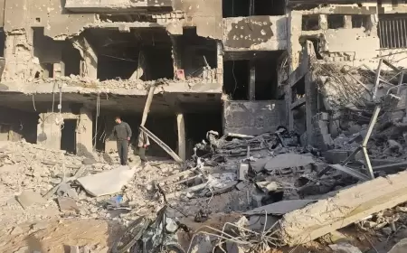 صور|| الاحتلال ينسحب من مجمع الشفاء والعثور على مئات الجثث داخله وحوله