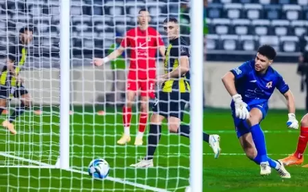 اتحاد جدة يهزم الوحدة ويبلغ نهائي السوبر السعودي