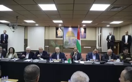 محافظ طولكرم مصطفى طقاطقة خلال إستقبال دولة رئيس الوزراء د. محمد مصطفى وعدد من  الوزراء والجهات المختصة