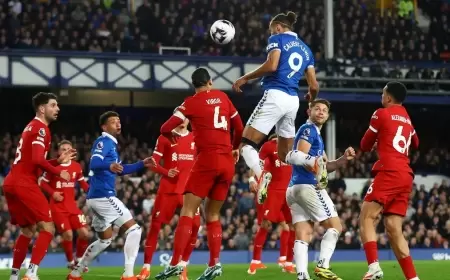 إيفرتون يوجه لطمة غير متوقعة لليفربول