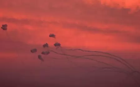 وسائل إعلام عبرية: قصف كثيف على منطقة ميرون شمال إسرائيل وعشرات الانفجارات في المنطقة