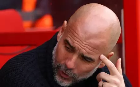 غوارديولا يحذر فريقه وأرسنال من مصير ليفربول