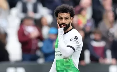 أسطورة ليفربول يفتح النار: صلاح "أحمق"