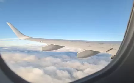 السعودية.. مطار الملك خالد الدولي يصدر بيانا بشأن حادث طائرة على مدرجه