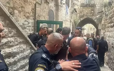 استشهاد المنفذ.. إصابة شرطي إسرائيلي في عملية طعن بالقدس المحتلة