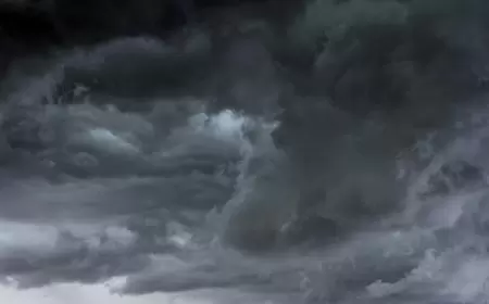 طقس العرب: صورة فضائية تاريخية لاتساع غير معهود لسحب رعدية فوق أنحاء واسعة من دول الخليج في شهر مايو