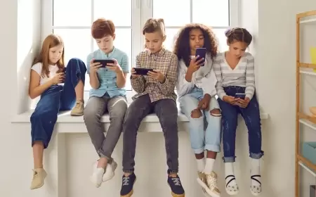 نتائج صادمة.. امنعوا أطفالكم عن الهواتف قبل 13 عاماً
