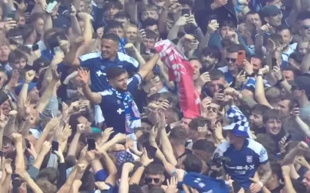 "عراقي ومصري" يعيدان إبسويتش تاون إلى الدوري الإنجليزي بعد غياب 22 عاماً