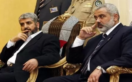 "حتى لو أطبقت السماء على الأرض".. قيادي حوثي يعرض استضافة صنعاء للمكتب السياسي لحركة حماس