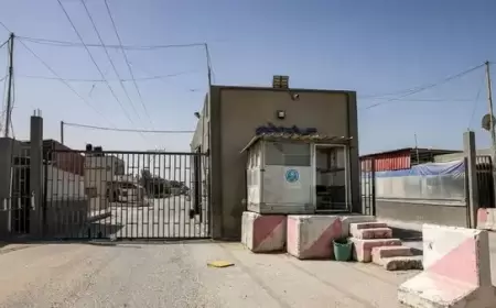 إصابات جراء قصف القسام موقع كرم أبو سالم والاحتلال يعلن إغلاقه