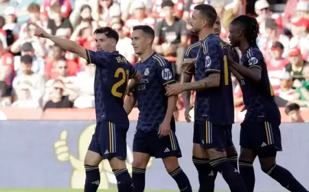 ريال مدريد يحتفل برباعية في مرمى غرناطة