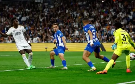 ريال مدريد يحتفل بخماسية في مرمى ألافيس