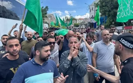 جماهير طولكرم تشيع جثمان الشهيد علاء شريتح