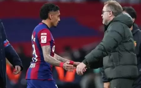 برشلونة "يشتعل".. رافينيا يشتبك مع شقيق تشافي