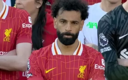 صلاح يمسك دموعه خلال وداع كلوب