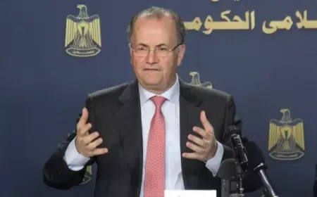 رئيس الوزراء يطالب بتوفير حزمة دعم مالي طارئة والضغط على إسرائيل لوقف قرصنة أموالنا