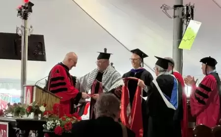 كلية بارد في نيويورك تمنح رئيس جامعة القدس البروفيسور عماد أبو كشك الدكتوراه الفخرية في الآداب الإنسانية