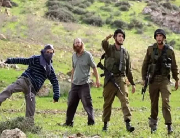 بيت لحم: الاحتلال ومستعمرون إرهابيون يقتحمون خلايل اللوز وأبو انجيم