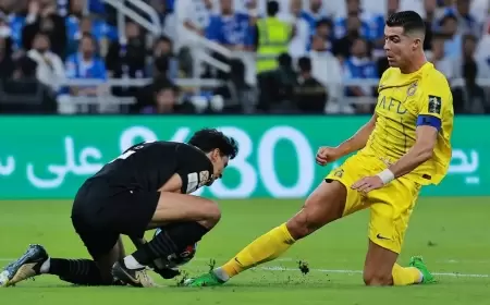 ياسين بونو يفوز بجائزة أفضل لاعب في نهائي كأس الملك