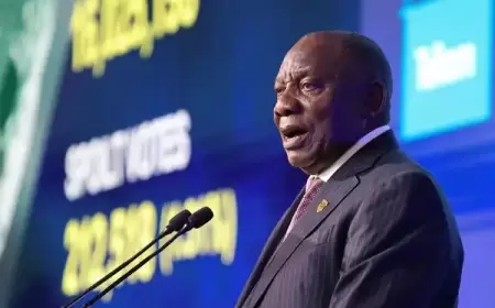 رئيس جنوب أفريقيا يدعو للوحدة بعد خسارة حزبه للأغلبية
