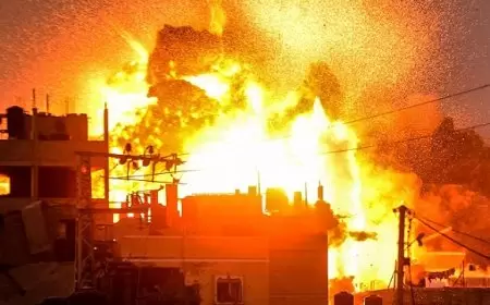 انتشال جثامين 3 شهداء قضوا في استهداف منزل بحي الدرج شرق مدينة غزة