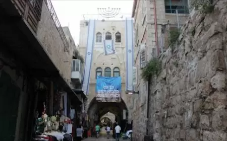 مستعمرون يقتحمون البلدة القديمة وبلدة سلوان في القدس المحتلة