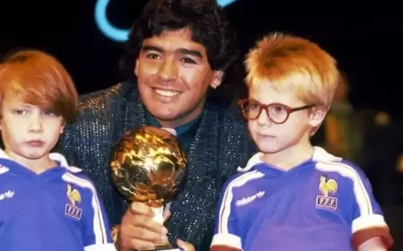 نزاع الملكية يوقف المزاد على كرة مارادونا الذهبية