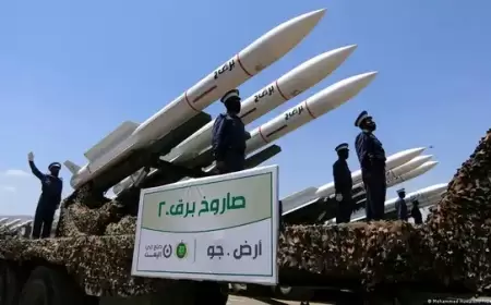 الحوثيون يعلنون استهداف 3 سفن في البحرين الأحمر والعربي