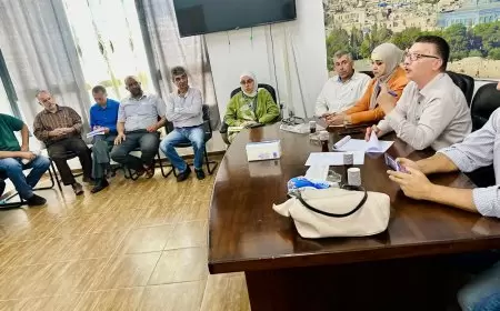 لقاء لترويج أهمية التأمينات الزراعية لمزارعي البندورة ومربي الدواجن في طولكرم .