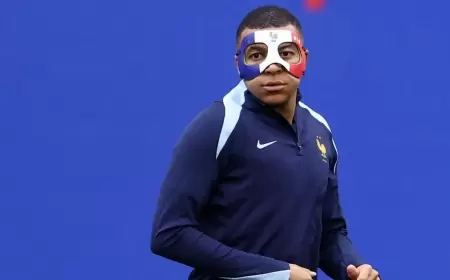 مفاجأة.. "يويفا" يمنع مبابي من ارتداء قناعه الجديد
