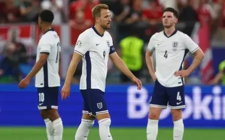 منتخب إنجلترا يستعين بـ "النساء" لنسيان خيبة الدنمارك