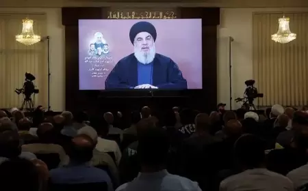 آلاف المقاتلين المدعومين من إيران يعرضون الانضمام إلى حزب الله