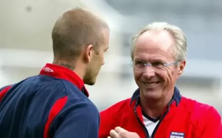 لفتة إنسانية.. بيكهام يودع إريكسون بـ "النبيذ والرنجة" قبل وفاته