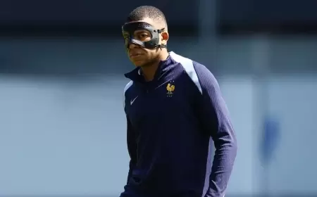 أزمة في منتخب فرنسا بسبب قناع مبابي