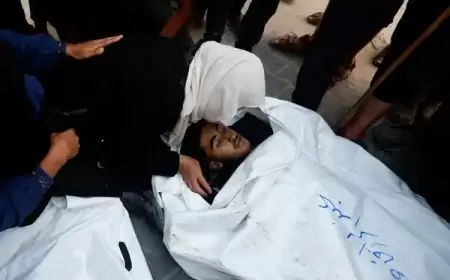 لليوم الـ263.. شهداء وجرحى في سلسلة غارات إسرائيلية عنيفة على قطاع غزة