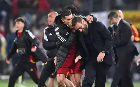 روما يمدد عقد مدربه دي روسي حتى 2027