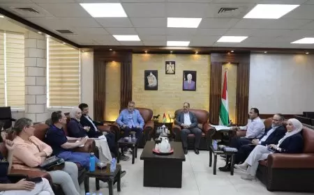 طقاطقة يطلع منسق الأمم المتحدة المقيم مهند هادي على أوضاع محافظة طولكرم وإنتهاكات الإحتلال