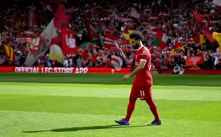 صلاح يرفض "تهديدات" ليفربول ويضع مسؤوليه في "مأزق"