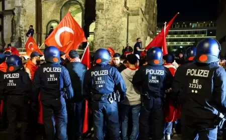 صدام بين الشرطة وآلاف الأتراك في كأس أوروبا.. وإصابة جندي