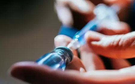 مصر.. هيئة الدواء تحظر بيع حقن مضادات حيوية من فئة محددة للصيدليات وتحذر من عقوبات صارمة على المخالف