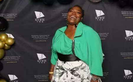 انتهاك للمهنية في حضرة بايدن يطيح بمذيعة أمريكية