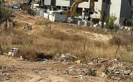 الاحتلال يهدم محليين تجاريين في حوسان غرب بيت لحم