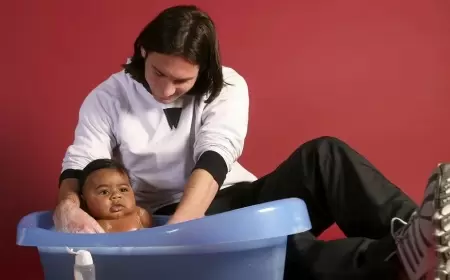 لامين يامال.. "الطالب" الباحث عن "نصف" إنجازات ميسي