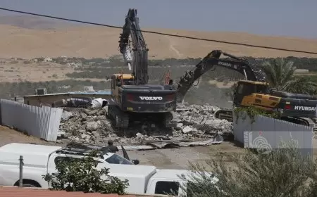 الاحتلال يهدم منزلا من ثلاثة طوابق في خربة قلقس جنوب الخليل