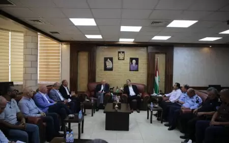 ضمن جولة لتفقد المواقع الأثرية والتاريخية  محافظ طولكرم طولكرم مصطفى طقاطقة ووزير السياحة والأثار  هاني الحايك يناقشان مجموعة من القضايا المشتركة