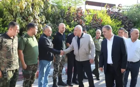 بمشاركة قائد المنطقة ومدراء الأجهزة الأمنية  محافظ طولكرم مصطفى طقاطقة يستقبل وزير الداخلية اللواء زياد هب الريح و   يجتمعان مع ضباط المؤسسة الأمنية