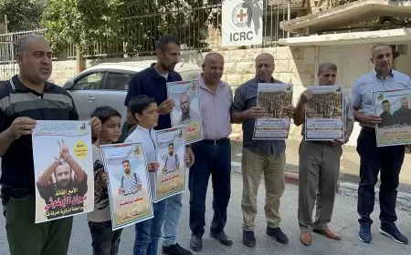 وقفة دعم وإسناد للأسرى أمام مكتب الصليب الأحمر بطولكرم